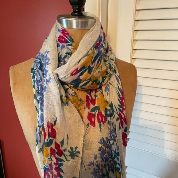 BINDYA NY | silk and wool floral scarf - Picture 5 of 8
